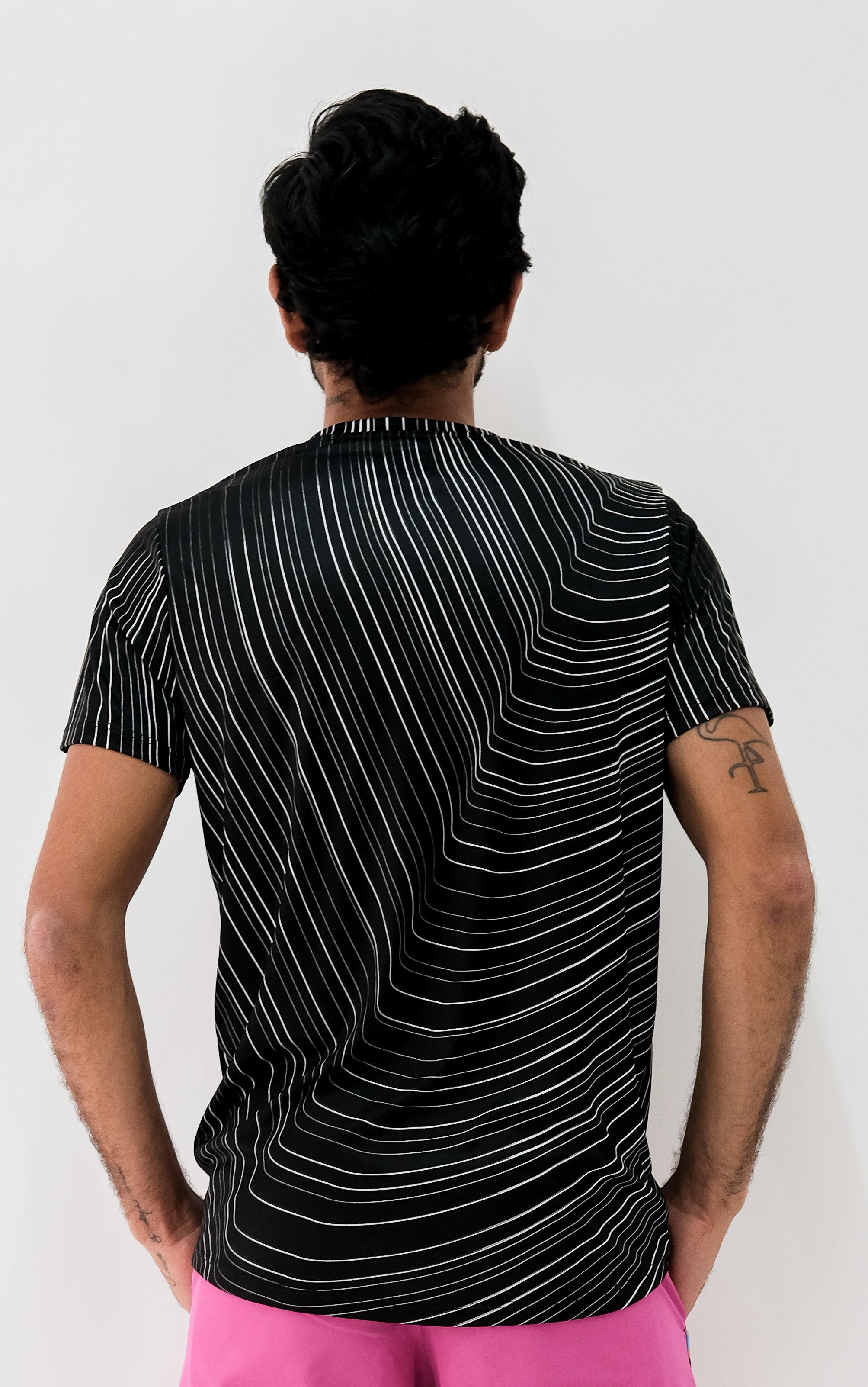 Playera Hombre Clasica Ondas Negra