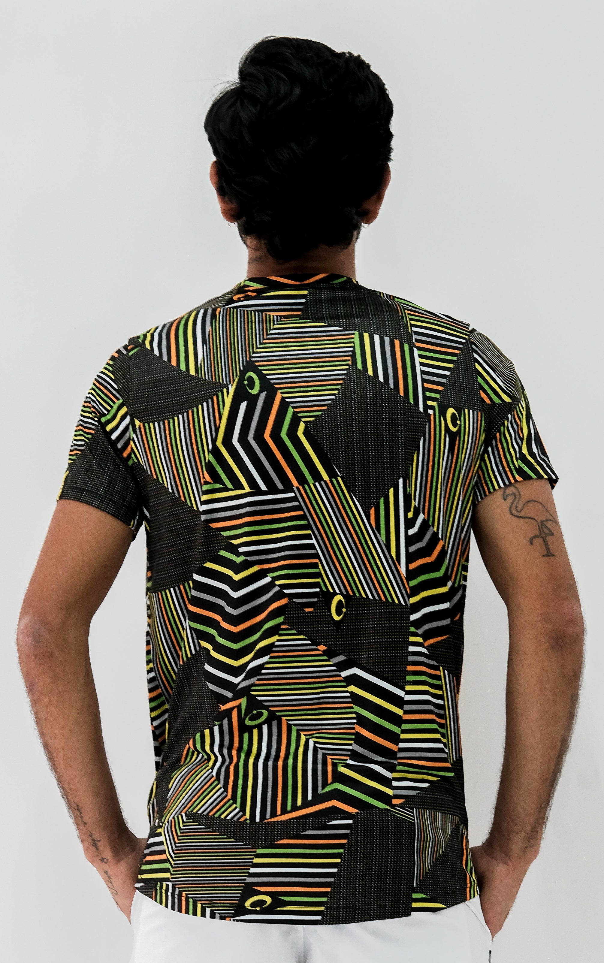 Playera Hombre Clásica Triángulos Rayas