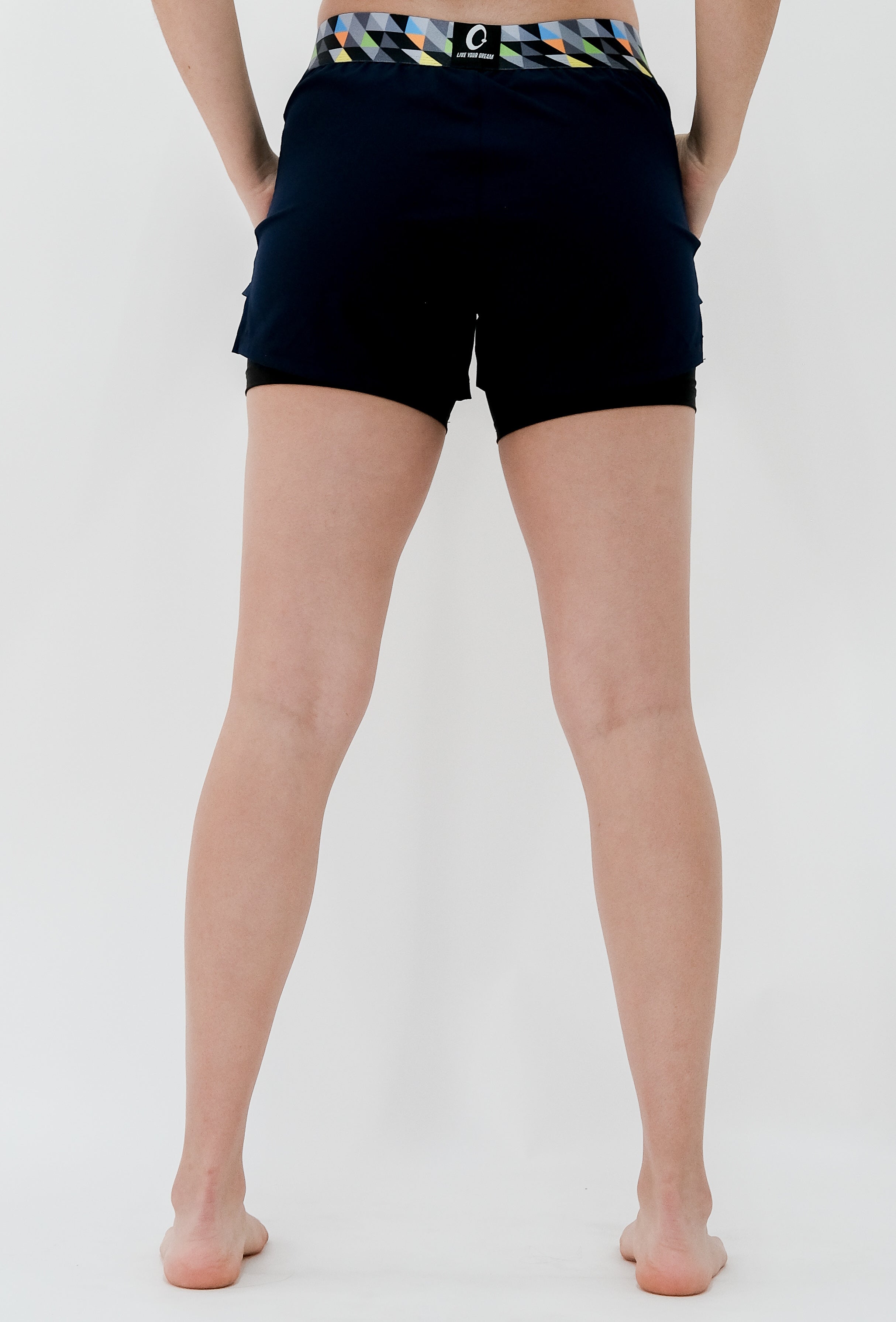 SHORT MUJER CON LICRA NEGRO RECICLADA