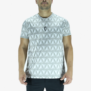 Playera Hombre Corte Clásico - Triángulos 3D Gris Reciclada