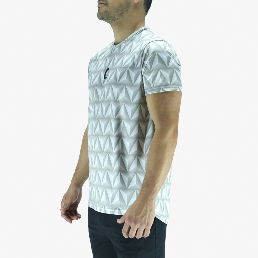 Playera Hombre Corte Clásico - Triángulos 3D Gris Reciclada
