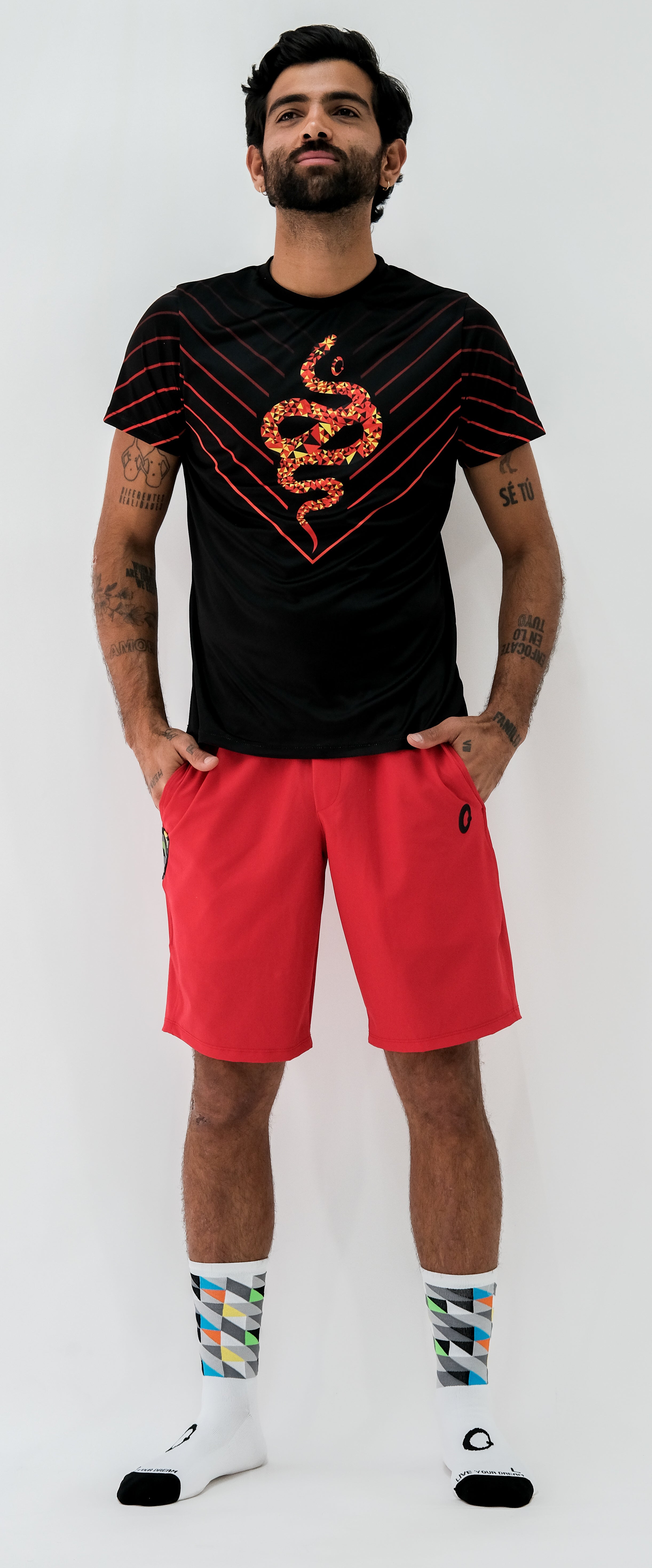 Outfit con best sale short rojo hombre